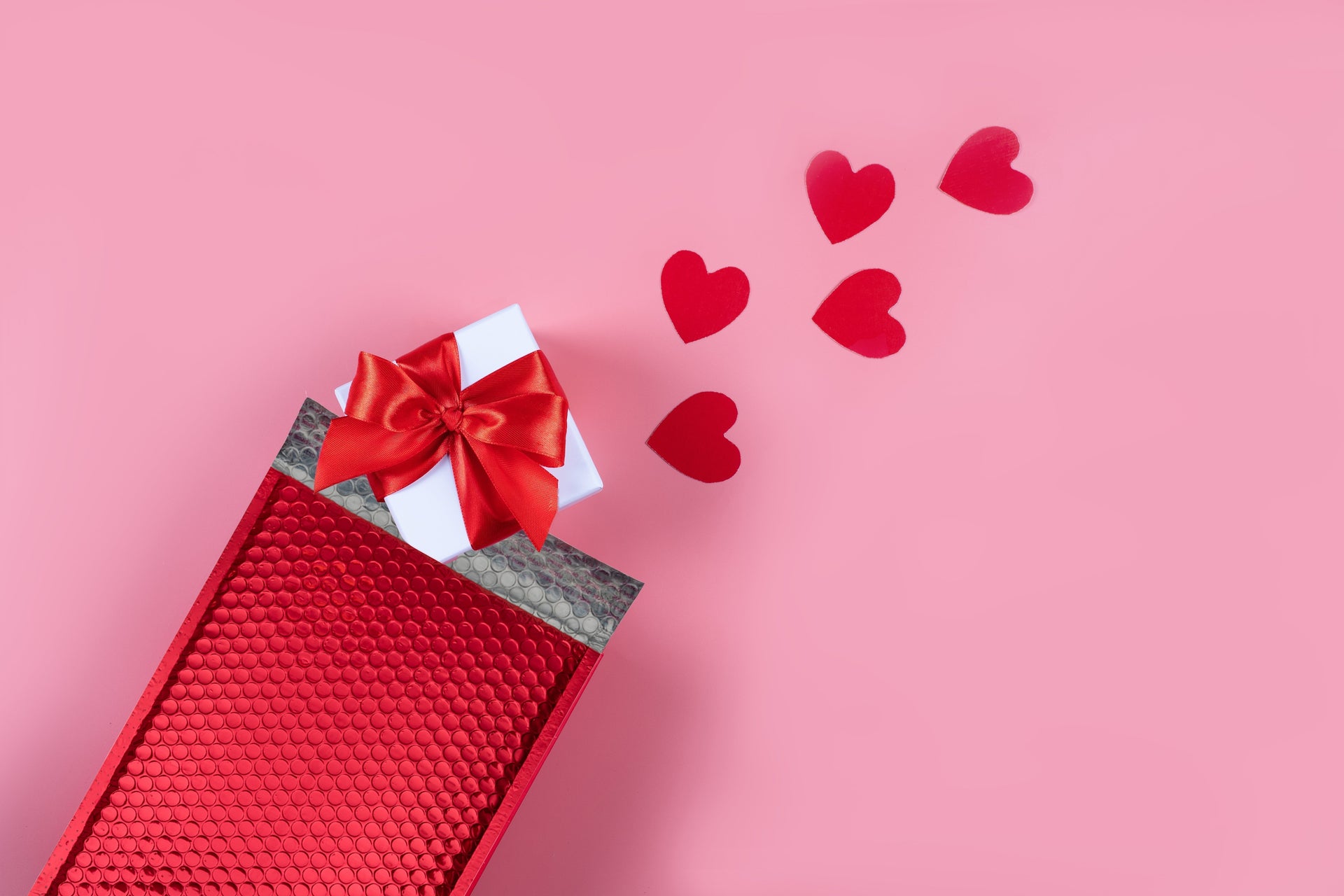 Want Your Valentine’s Card to Stand Out? Choose One of These Trending Envelope Colours